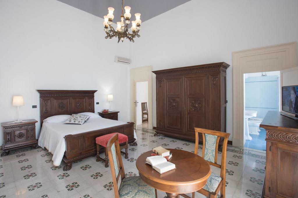 Palazzo Scarciglia - Dimora D'Epoca Bed and Breakfast Minervino di Lecce Exterior foto