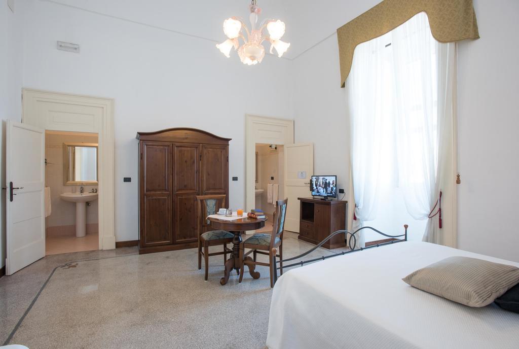 Palazzo Scarciglia - Dimora D'Epoca Bed and Breakfast Minervino di Lecce Habitación foto