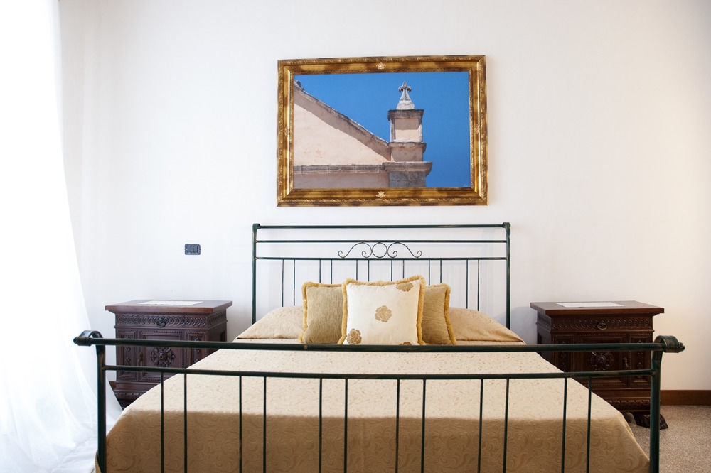 Palazzo Scarciglia - Dimora D'Epoca Bed and Breakfast Minervino di Lecce Exterior foto