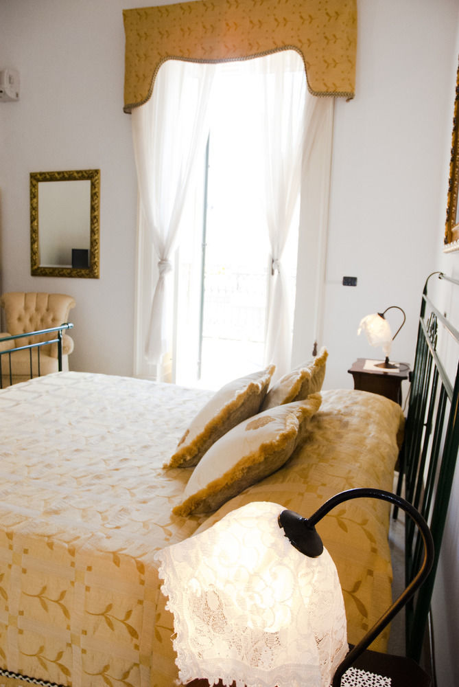 Palazzo Scarciglia - Dimora D'Epoca Bed and Breakfast Minervino di Lecce Exterior foto