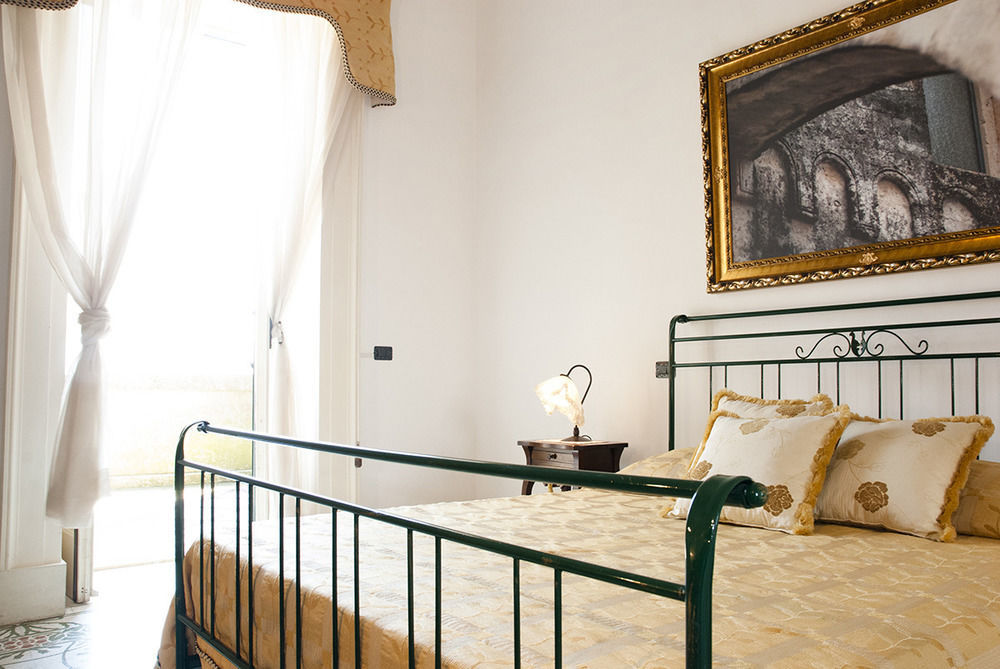 Palazzo Scarciglia - Dimora D'Epoca Bed and Breakfast Minervino di Lecce Exterior foto