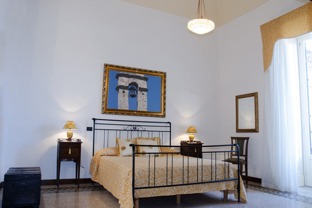 Palazzo Scarciglia - Dimora D'Epoca Bed and Breakfast Minervino di Lecce Exterior foto