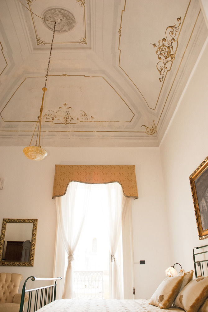 Palazzo Scarciglia - Dimora D'Epoca Bed and Breakfast Minervino di Lecce Exterior foto